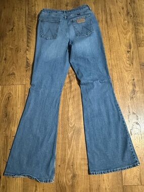 Wrangler Women's Blue Flare Wide-Leg Jeans